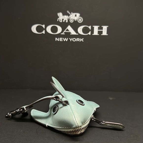 Coach 21097 Shark Coin Case Wallet Purse Blue Leather Zipper Card Bag - Picture 3 of 7